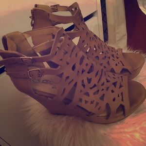 Tan Wedges